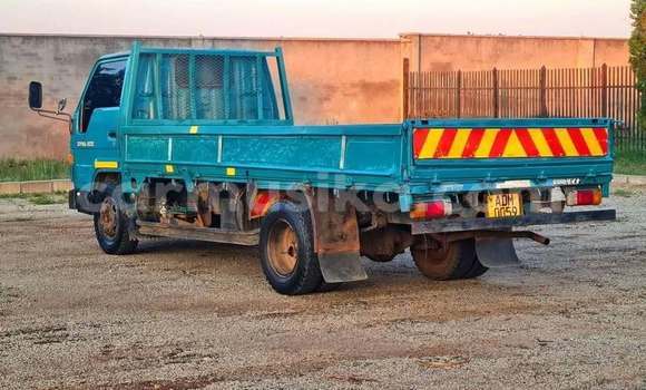 Acheter Occasion Utilitaire Toyota Dyna Bleu à Bindura, Mashonaland Central Acheter Occasion Utilitaire Toyota Dyna Bleu à Bindura, Mashonaland Central