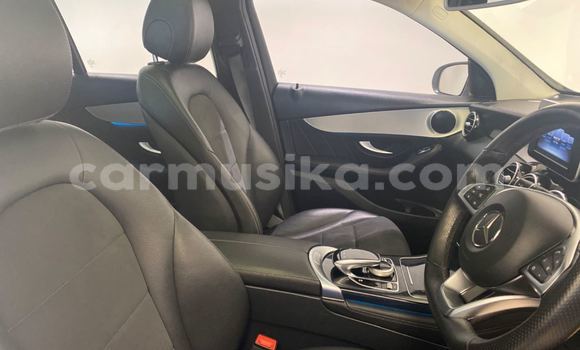 Acheter Occasion Voiture Mercedes-Benz GLC 250D Blanc à Beitbridge, Matabeleland South Acheter Occasion Voiture Mercedes-Benz GLC 250D Blanc à Beitbridge, Matabeleland South