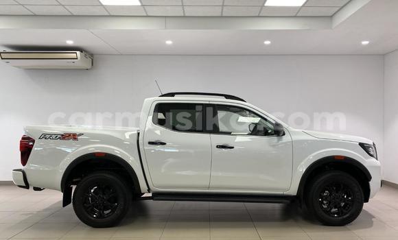 Acheter Occasion Voiture Nissan Navara Blanc à Beitbridge, Matabeleland South Acheter Occasion Voiture Nissan Navara Blanc à Beitbridge, Matabeleland South