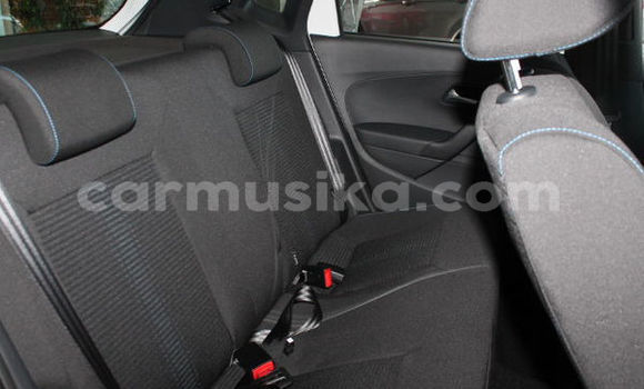 Acheter Occasion Voiture Volkswagen Polo Blanc à Beitbridge, Matabeleland South Acheter Occasion Voiture Volkswagen Polo Blanc à Beitbridge, Matabeleland South