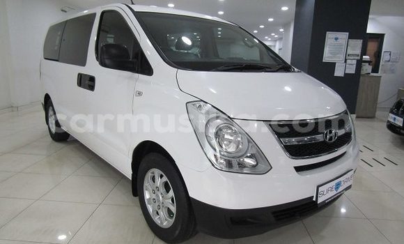 Buy Used Hyundai H1 White Car in Beitbridge in Matabeleland South Buy Used Hyundai H1 White Car in Beitbridge in Matabeleland South