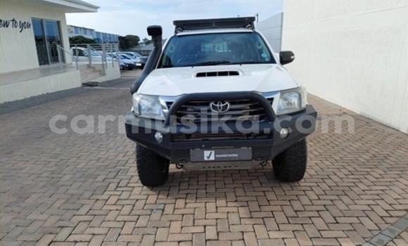 Tenga Tsaru Toyota Hilux Chena Mota in Harare in Harare Tenga Tsaru Toyota Hilux Chena Mota in Harare in Harare