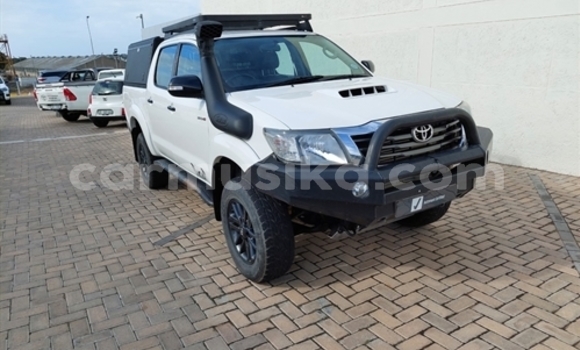 Tenga Tsaru Toyota Hilux Chena Mota in Harare in Harare Tenga Tsaru Toyota Hilux Chena Mota in Harare in Harare