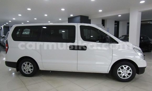 Buy Used Hyundai H1 White Car in Beitbridge in Matabeleland South Buy Used Hyundai H1 White Car in Beitbridge in Matabeleland South