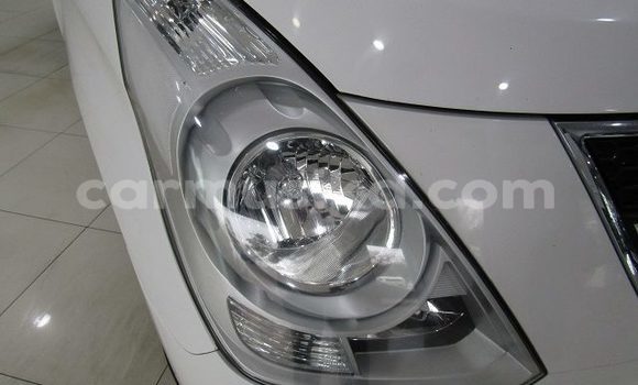 Buy Used Hyundai H1 White Car in Beitbridge in Matabeleland South Buy Used Hyundai H1 White Car in Beitbridge in Matabeleland South