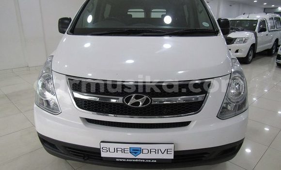 Buy Used Hyundai H1 White Car in Beitbridge in Matabeleland South Buy Used Hyundai H1 White Car in Beitbridge in Matabeleland South