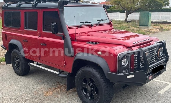 Tenga Tsaru Land Rover Defender Tsvuku Mota in Harare in Harare