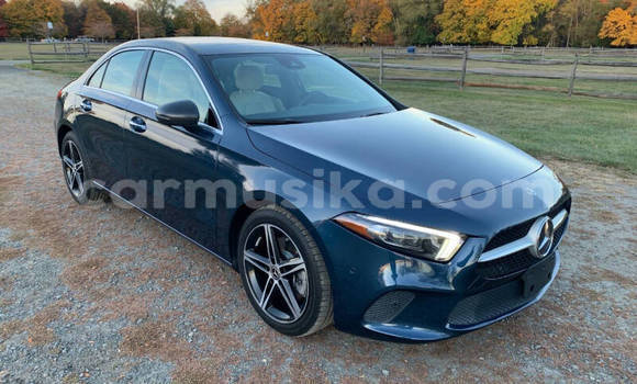 Nunua Ilio tumika Mercedes-Benz A200 Bluu Gari ndani ya Harare nchini Harare