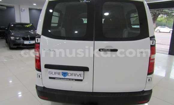 Buy Used Hyundai H1 White Car in Beitbridge in Matabeleland South Buy Used Hyundai H1 White Car in Beitbridge in Matabeleland South