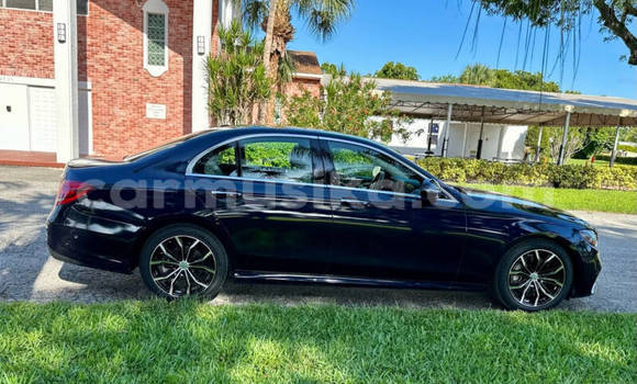 Buy Used Mercedes-Benz E-Classe Blue Car in Harare in Harare Buy Used Mercedes-Benz E-Classe Blue Car in Harare in Harare