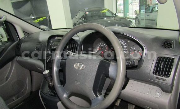 Buy Used Hyundai H1 White Car in Beitbridge in Matabeleland South Buy Used Hyundai H1 White Car in Beitbridge in Matabeleland South