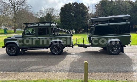 Nunua Ilio tumika Land Rover Defender Kijani Gari ndani ya Harare nchini Harare