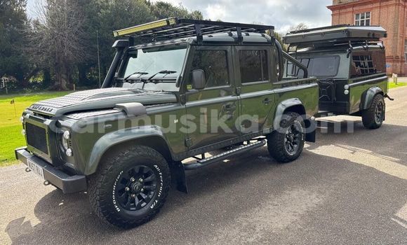 Tenga Tsaru Land Rover Defender Girinhi Mota in Harare in Harare Tenga Tsaru Land Rover Defender Girinhi Mota in Harare in Harare