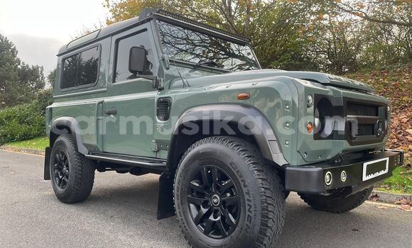 Tenga Tsaru Land Rover Defender Girinhi Mota in Harare in Harare Tenga Tsaru Land Rover Defender Girinhi Mota in Harare in Harare
