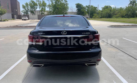 Tenga Tsaru Lexus LS Bhuruu Mota in Harare in Harare Tenga Tsaru Lexus LS Bhuruu Mota in Harare in Harare