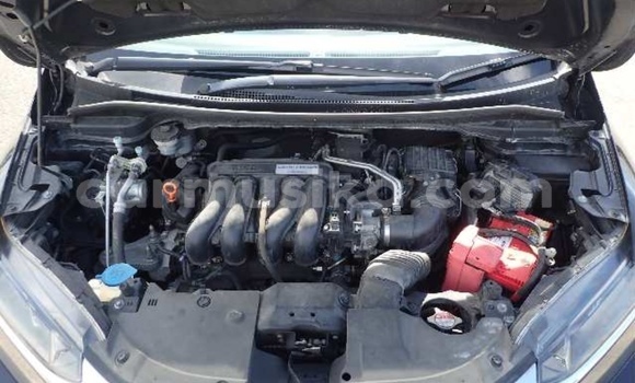 Nunua Ilio tumika Honda Fit Shuttle Nyeusi Gari ndani ya Beitbridge nchini Matabeleland Kusini Nunua Ilio tumika Honda Fit Shuttle Nyeusi Gari ndani ya Beitbridge nchini Matabeleland Kusini