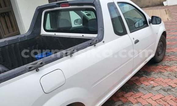 Acheter Occasion Voiture Nissan NP 300 Blanc à Harare, Harare Acheter Occasion Voiture Nissan NP 300 Blanc à Harare, Harare