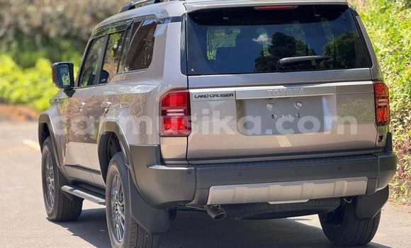 Nunua Ilio tumika Toyota Land Cruiser Prado Nyingine Gari ndani ya Harare nchini Harare Nunua Ilio tumika Toyota Land Cruiser Prado Nyingine Gari ndani ya Harare nchini Harare