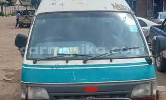 Tenga Tsaru Toyota Hiace Zvimwe Mota in Harare in Harare