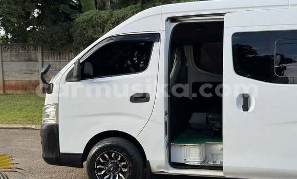 Tenga Tsaru Nissan NV350 Caravan Chena Mota in Harare in Harare