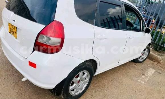 Nunua Ilio tumika Honda Fit Nyeupe Gari ndani ya Harare nchini Harare Nunua Ilio tumika Honda Fit Nyeupe Gari ndani ya Harare nchini Harare