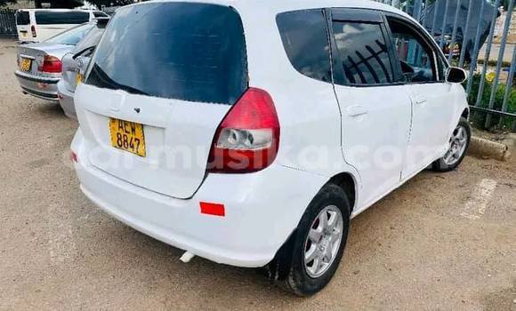 Nunua Ilio tumika Honda Fit Nyeupe Gari ndani ya Harare nchini Harare Nunua Ilio tumika Honda Fit Nyeupe Gari ndani ya Harare nchini Harare