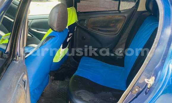 Nunua Ilio tumika Toyota Vitz Bluu Gari ndani ya Harare nchini Harare Nunua Ilio tumika Toyota Vitz Bluu Gari ndani ya Harare nchini Harare