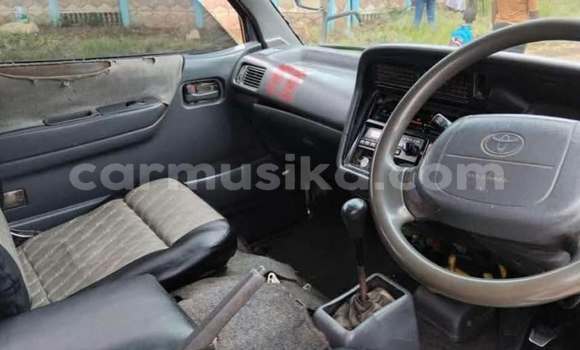 Tenga Tsaru Toyota Hiace Zvimwe Mota in Harare in Harare Tenga Tsaru Toyota Hiace Zvimwe Mota in Harare in Harare