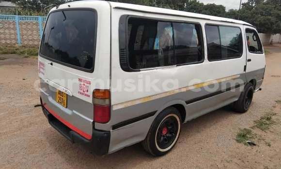 Tenga Tsaru Toyota Hiace Zvimwe Mota in Harare in Harare Tenga Tsaru Toyota Hiace Zvimwe Mota in Harare in Harare