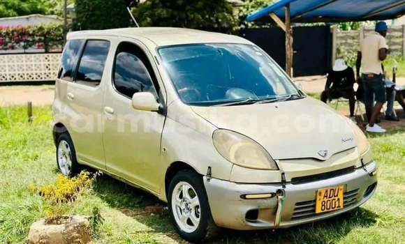 Nunua Ilio tumika Toyota FunCargo Nyingine Gari ndani ya Harare nchini Harare