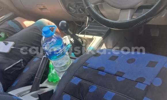 Tenga Tsaru Isuzu KB Chena Mota in Harare in Harare Tenga Tsaru Isuzu KB Chena Mota in Harare in Harare