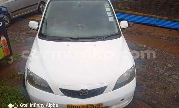 Tenga Tsaru Mazda Demio Chena Mota in Harare in Harare