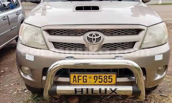 Tenga Tsaru Nissan NP 300 Zvimwe Mota in Harare in Harare