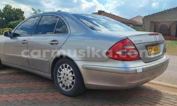 Acheter Occasion Voiture Mercedes-Benz E-Classe Autre à Harare, Harare Acheter Occasion Voiture Mercedes-Benz E-Classe Autre à Harare, Harare