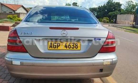 Acheter Occasion Voiture Mercedes-Benz E-Classe Autre à Harare, Harare Acheter Occasion Voiture Mercedes-Benz E-Classe Autre à Harare, Harare