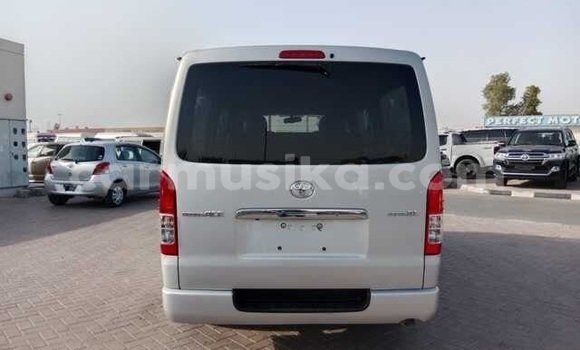 Acheter Occasion Voiture Toyota Hiace Gris à Beitbridge, Matabeleland South Acheter Occasion Voiture Toyota Hiace Gris à Beitbridge, Matabeleland South