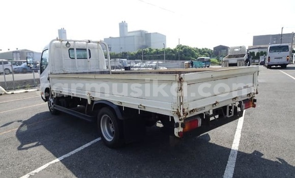 Acheter Occasion Voiture Toyota Dyna Blanc à Beitbridge, Matabeleland South Acheter Occasion Voiture Toyota Dyna Blanc à Beitbridge, Matabeleland South