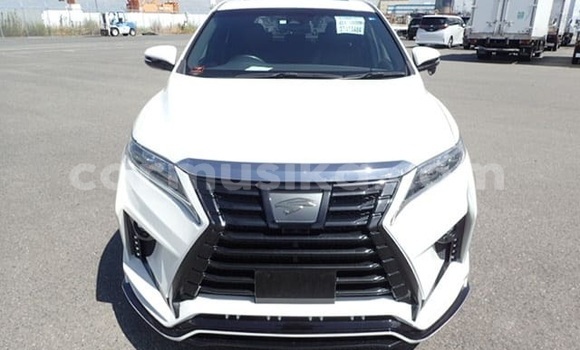 Acheter Occasion Voiture Toyota Harrier Blanc à Beitbridge, Matabeleland South Acheter Occasion Voiture Toyota Harrier Blanc à Beitbridge, Matabeleland South