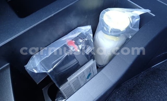 Acheter Occasion Voiture Toyota Harrier Blanc à Beitbridge, Matabeleland South Acheter Occasion Voiture Toyota Harrier Blanc à Beitbridge, Matabeleland South