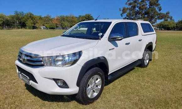 Acheter Occasion Voiture Toyota Hilux Blanc à Beitbridge, Matabeleland South Acheter Occasion Voiture Toyota Hilux Blanc à Beitbridge, Matabeleland South