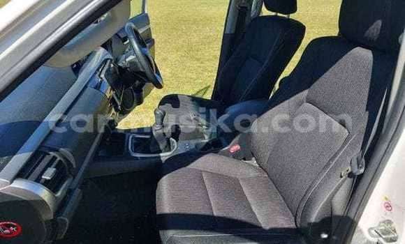 Acheter Occasion Voiture Toyota Hilux Blanc à Beitbridge, Matabeleland South Acheter Occasion Voiture Toyota Hilux Blanc à Beitbridge, Matabeleland South