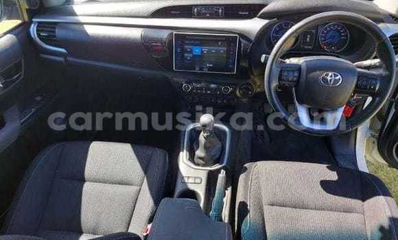 Acheter Occasion Voiture Toyota Hilux Blanc à Beitbridge, Matabeleland South Acheter Occasion Voiture Toyota Hilux Blanc à Beitbridge, Matabeleland South