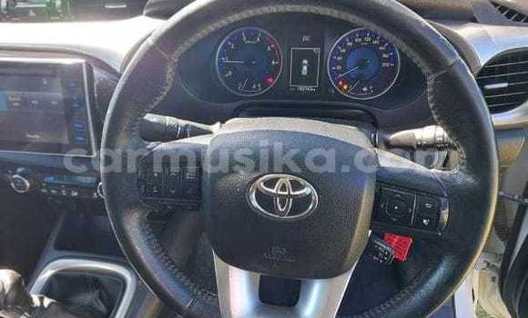 Acheter Occasion Voiture Toyota Hilux Blanc à Beitbridge, Matabeleland South Acheter Occasion Voiture Toyota Hilux Blanc à Beitbridge, Matabeleland South