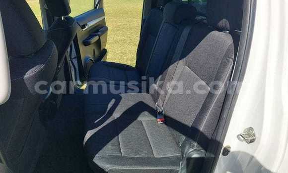 Acheter Occasion Voiture Toyota Hilux Blanc à Beitbridge, Matabeleland South Acheter Occasion Voiture Toyota Hilux Blanc à Beitbridge, Matabeleland South