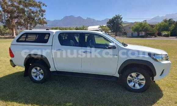 Acheter Occasion Voiture Toyota Hilux Blanc à Beitbridge, Matabeleland South Acheter Occasion Voiture Toyota Hilux Blanc à Beitbridge, Matabeleland South