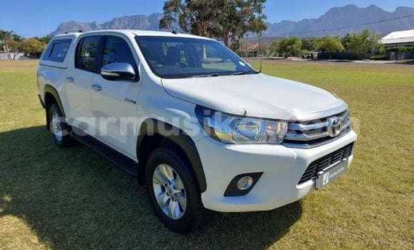 Acheter Occasion Voiture Toyota Hilux Blanc à Beitbridge, Matabeleland South Acheter Occasion Voiture Toyota Hilux Blanc à Beitbridge, Matabeleland South
