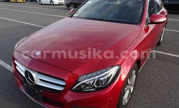 Acheter Occasion Voiture Mercedes‒Benz C–Class Rouge à Beitbridge, Matabeleland South Acheter Occasion Voiture Mercedes‒Benz C–Class Rouge à Beitbridge, Matabeleland South