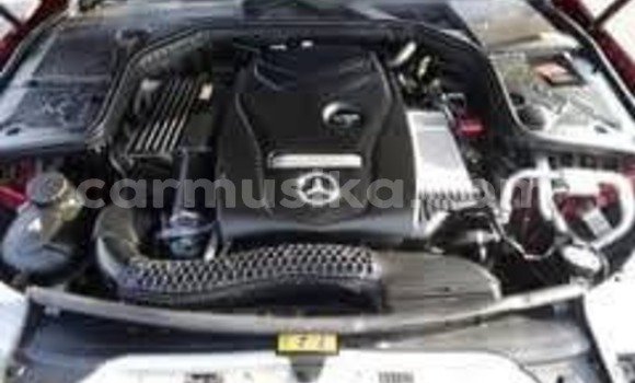 Acheter Occasion Voiture Mercedes‒Benz C–Class Rouge à Beitbridge, Matabeleland South Acheter Occasion Voiture Mercedes‒Benz C–Class Rouge à Beitbridge, Matabeleland South