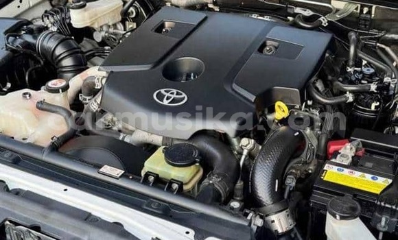 Acheter Occasion Voiture Toyota Fortuner Blanc à Beitbridge, Matabeleland South Acheter Occasion Voiture Toyota Fortuner Blanc à Beitbridge, Matabeleland South