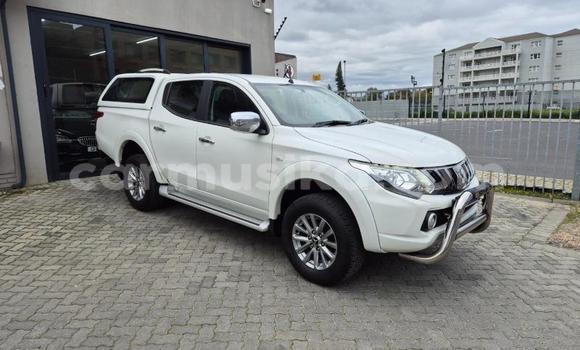 Nunua Ilio tumika Mitsubishi Triton Nyeupe Gari ndani ya Harare nchini Harare